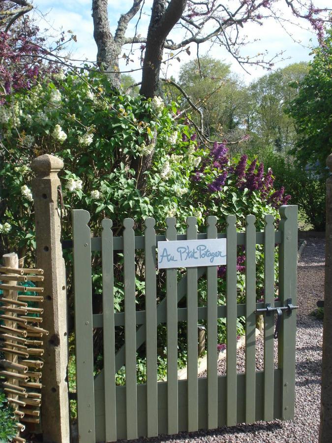 Отель Au P'Tit Jardin Saint-Sylvestre-de-Cormeilles Экстерьер фото